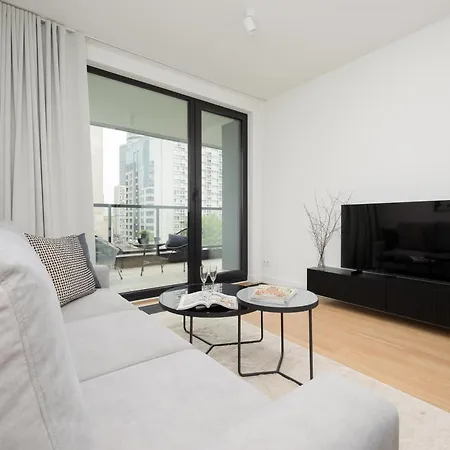 아파트 Luxury With Parking In The Centre By Renters Prestige
