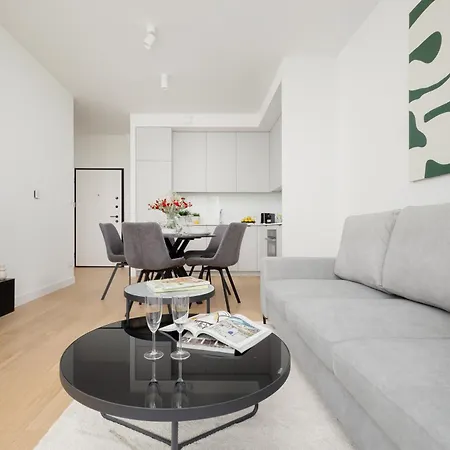 Luxury With Parking In The Centre By Renters Prestige