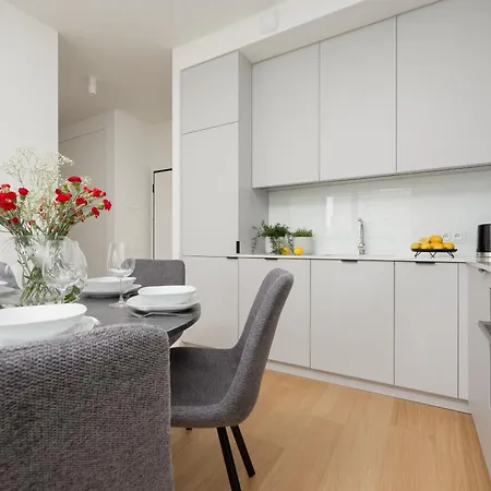 아파트 Luxury With Parking In The Centre By Renters Prestige